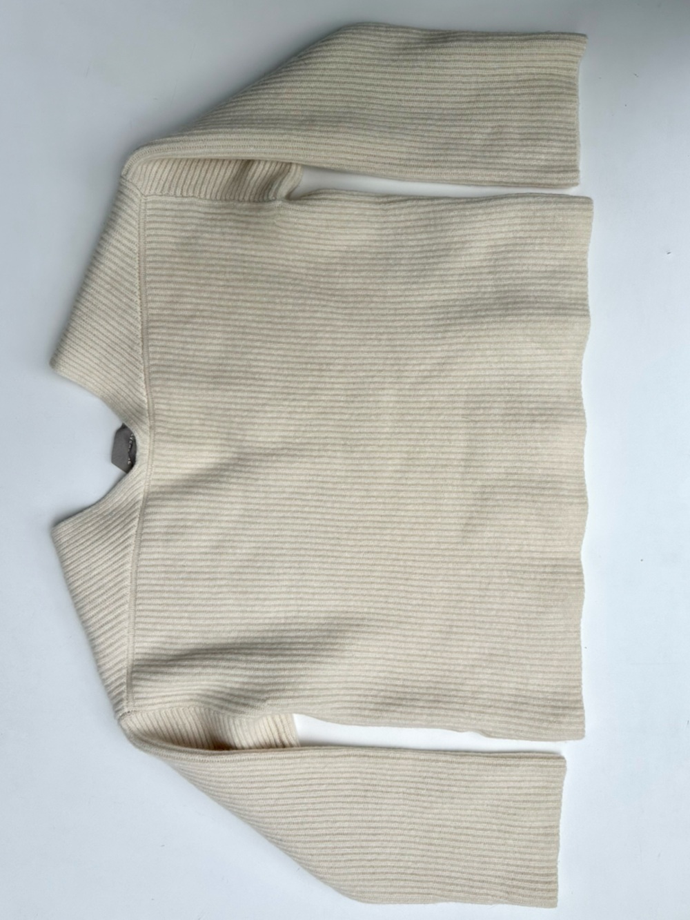 EUC Everlane 100% Cashmere Ribbed V-Neck Cropped Sweater in Cream, S - Picture 8 of 16